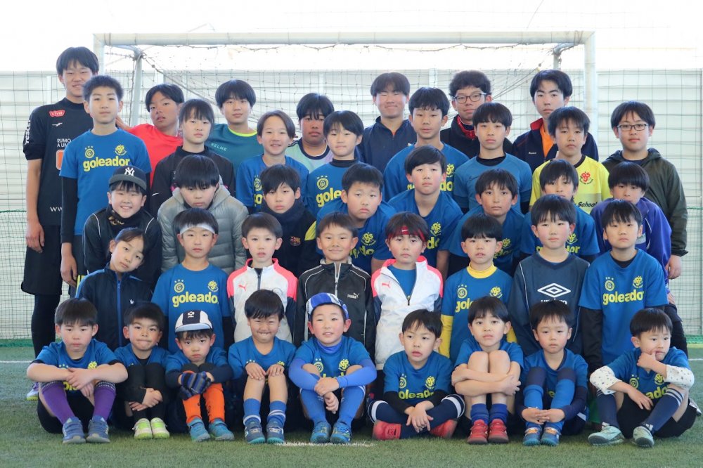 R'sサッカースクール向けに初蹴りイベントを実施♪
